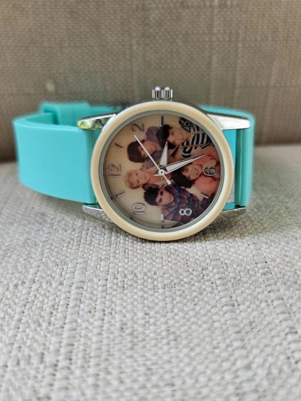 Vintage One Direction Wristwatch Blue Tone Rubber Strap Quartz Analog Watch - Picture 5 of 11